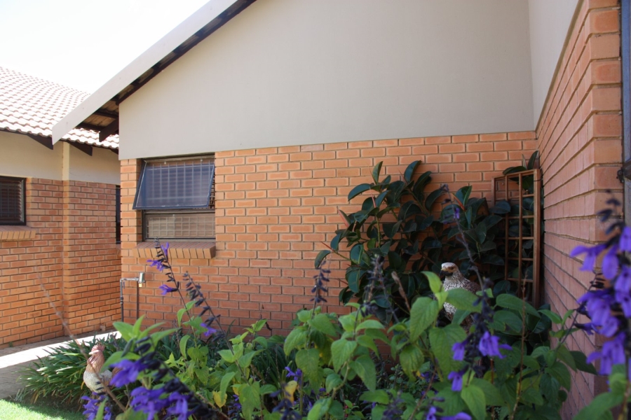 1 Bedroom Property for Sale in Langenhovenpark Free State